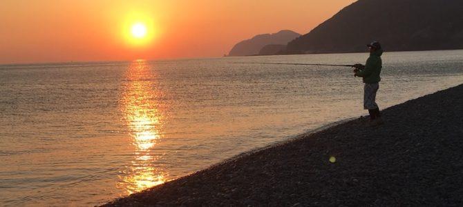 煙樹ヶ浜で夕焼けショアジギング